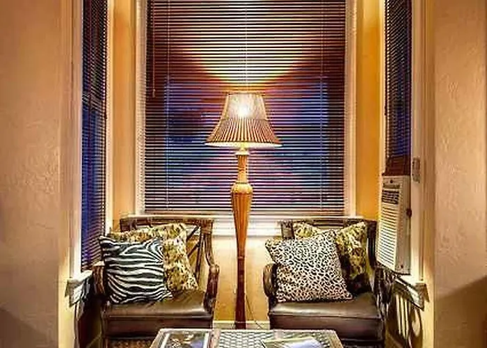The Big Blue House Boutique Nocleg ze śniadaniem 3*